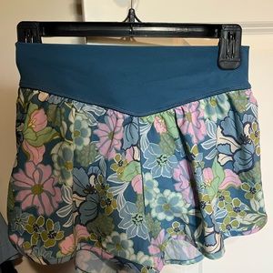 Aerie flower print shorts!